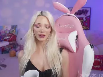 Hanna_Blondee – webcam model profile photo Image 4