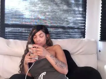 Chiaralovee – webcam model profile photo Image 18