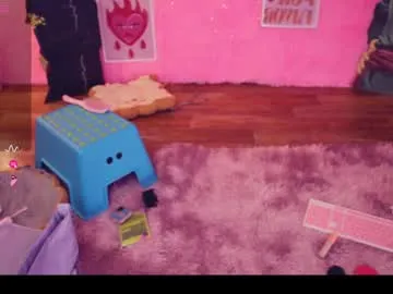 Youlalia – webcam model profile photo Image 5