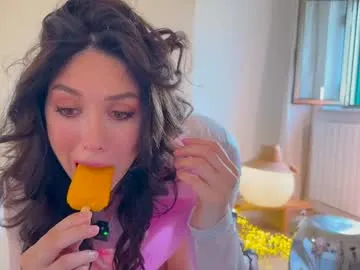 BrookeBratXO – webcam model profile photo Image 6