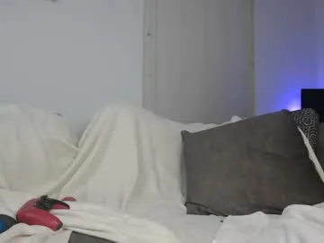 Kris-76 – webcam model profile photo Image 2