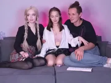 Sun-Moon – webcam model profile photo Image 12