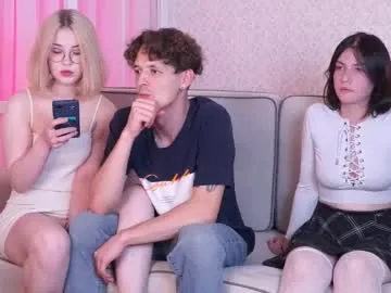 Sun-Moon – webcam model profile photo Image 13