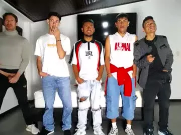 Lovvebirds – webcam model profile photo Image 19