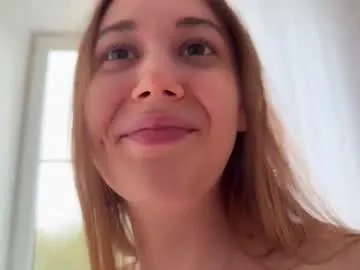 British_EmJess – webcam model profile photo Image 15