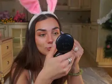 Monkey104 – webcam model profile photo Image 12