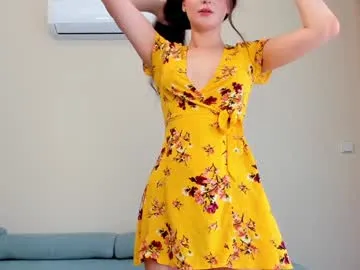 roouse – webcam model profile photo Image 8