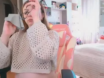 roouse – webcam model profile photo Image 14