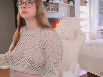 roouse – webcam model profile photo Image 15