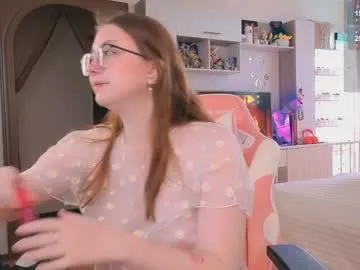 roouse – webcam model profile photo Image 8