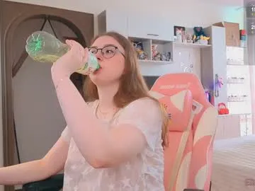 roouse – webcam model profile photo Image 9