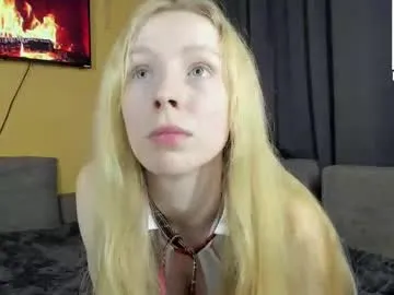 LanaBlondeBush – webcam model profile photo Image 5