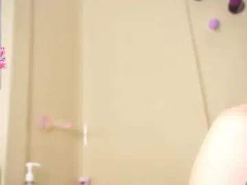 LoraDevine – webcam model profile photo Image 17