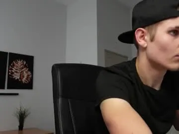 BlondeHott – webcam model profile photo Image 16