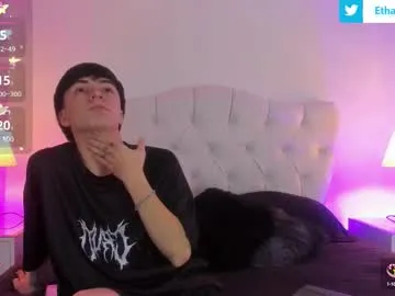 HotFox23 – webcam model profile photo Image 3