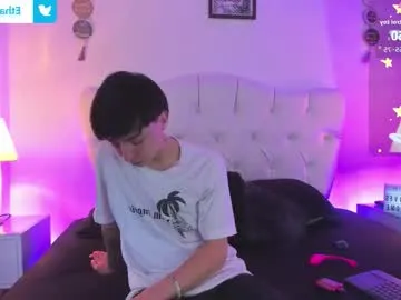 HotFox23 – webcam model profile photo Image 9