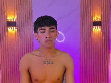 max04 – webcam model profile photo Image 15