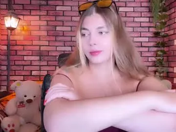 KateDivineUK – webcam model profile photo Image 3