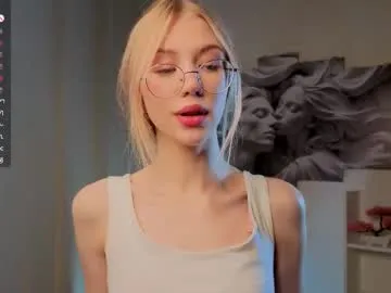 SofiaSins – webcam model profile photo Image 6