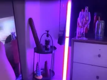 AmbeerLie – webcam model profile photo Image 16