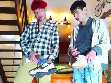 Lovvebirds – webcam model profile photo Image 10