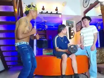 Lovvebirds – webcam model profile photo Image 19