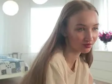 blondeangel_4u2 – webcam model profile photo Image 11