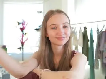 blondeangel_4u2 – webcam model profile photo Image 2