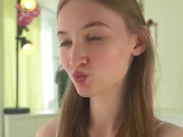 blondeangel_4u2 – webcam model profile photo Image 6