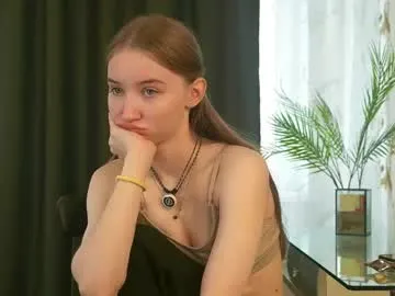 blondeangel_4u2 – webcam model profile photo Image 9