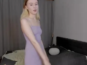 blondeangel_4u2 – webcam model profile photo Image 18