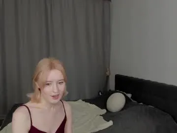 blondeangel_4u2 – webcam model profile photo Image 19