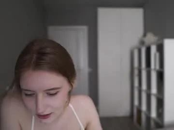 blondeangel_4u2 – webcam model profile photo Image 8