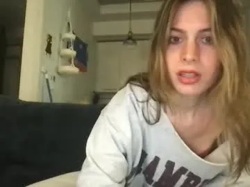 UKRaunchyRobyn – webcam model profile photo Image 11