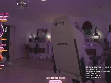 KedraLuv – webcam model profile photo Image 6