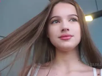 KarinaRouge – webcam model profile photo Image 11