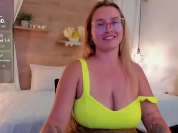 SelennaMoon – webcam model profile photo Image 2