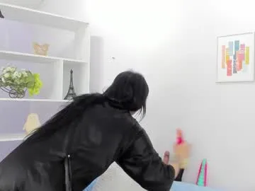 Silviyaa – webcam model profile photo Image 15