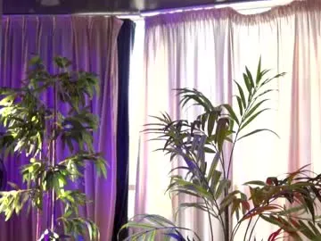 Olvia7985 – webcam model profile photo Image 8