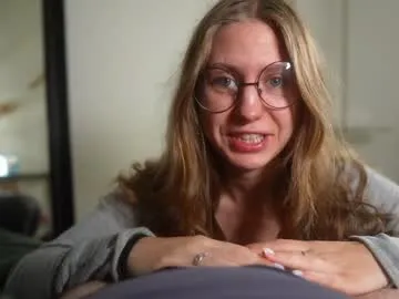 FapFapFap123 – webcam model profile photo Image 17