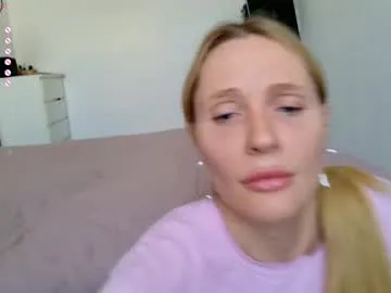 LizzieGreyX – webcam model profile photo Image 11