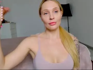 LizzieGreyX – webcam model profile photo Image 9