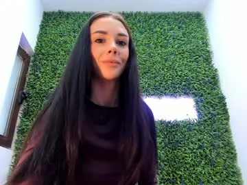 roouse – webcam model profile photo Image 12