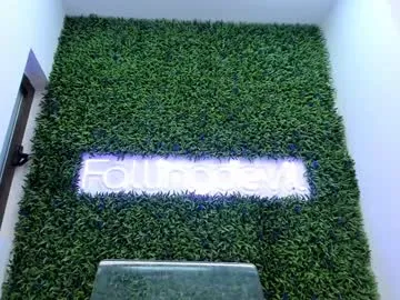 roouse – webcam model profile photo Image 13