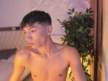 max04 – webcam model profile photo Image 10