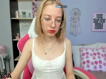 SelennaMoon – webcam model profile photo Image 19