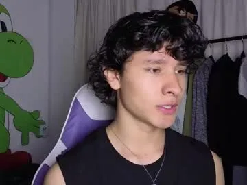 British_EmJess – webcam model profile photo Image 8