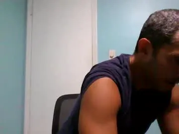 NoahCollins – webcam model profile photo Image 7