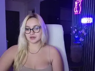 foxsusu – webcam model profile photo Image 11