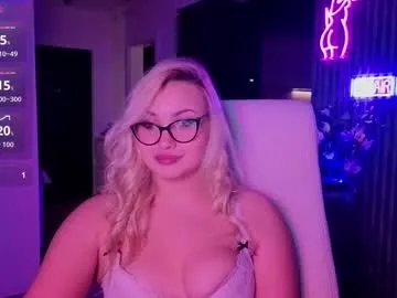 foxsusu – webcam model profile photo Image 14